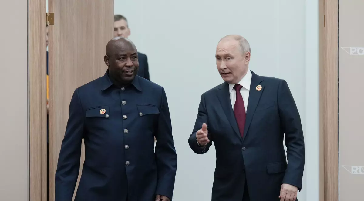 Vladimir Putin le promite liderilor africani zeci de mii de tone de cereale gratuite în pofida sancțiunilor „ipocrite” ale Occidentului