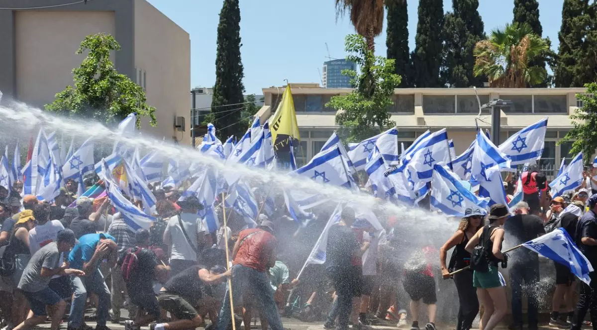 Noi proteste în Israel, după ce Parlamentul a aprobat în primă lectură proiectul de lege prin care sunt limitate puterile Curții Supreme