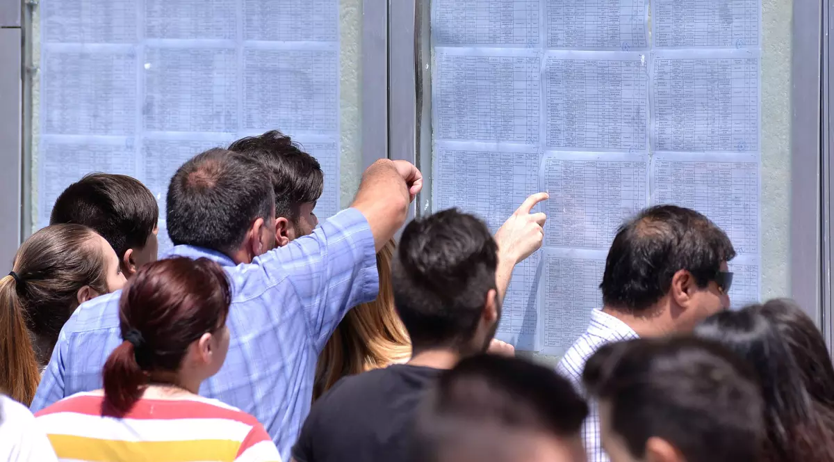 Persoana care a fotografiat subiectele la română la Bacalaureat 2023, identificată. „Va suporta consecinţele potrivit legii”