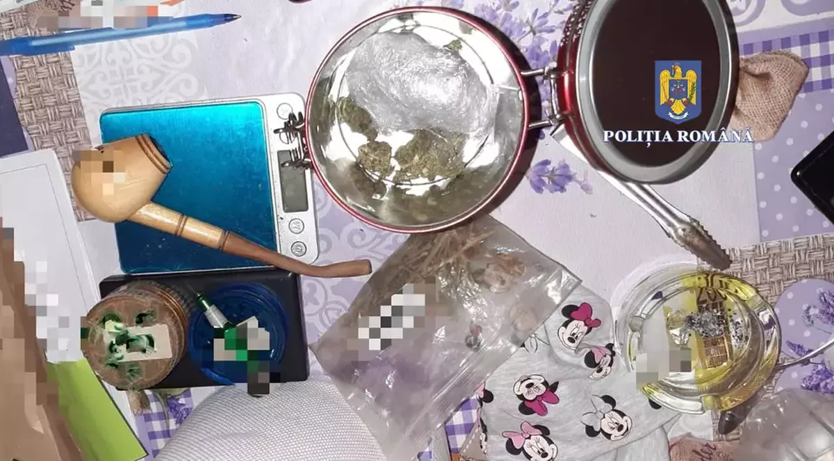 Dosarul „Medusa”. Opt tineri, între care un minor, trimiși în judecată pentru trafic de droguri în licee din București