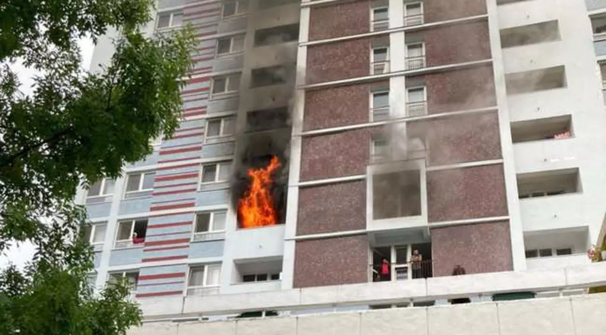 Cauza incendiului de la hotelul din Băile Felix: un bec lăsat aprins lângă stive de hârtie igienică