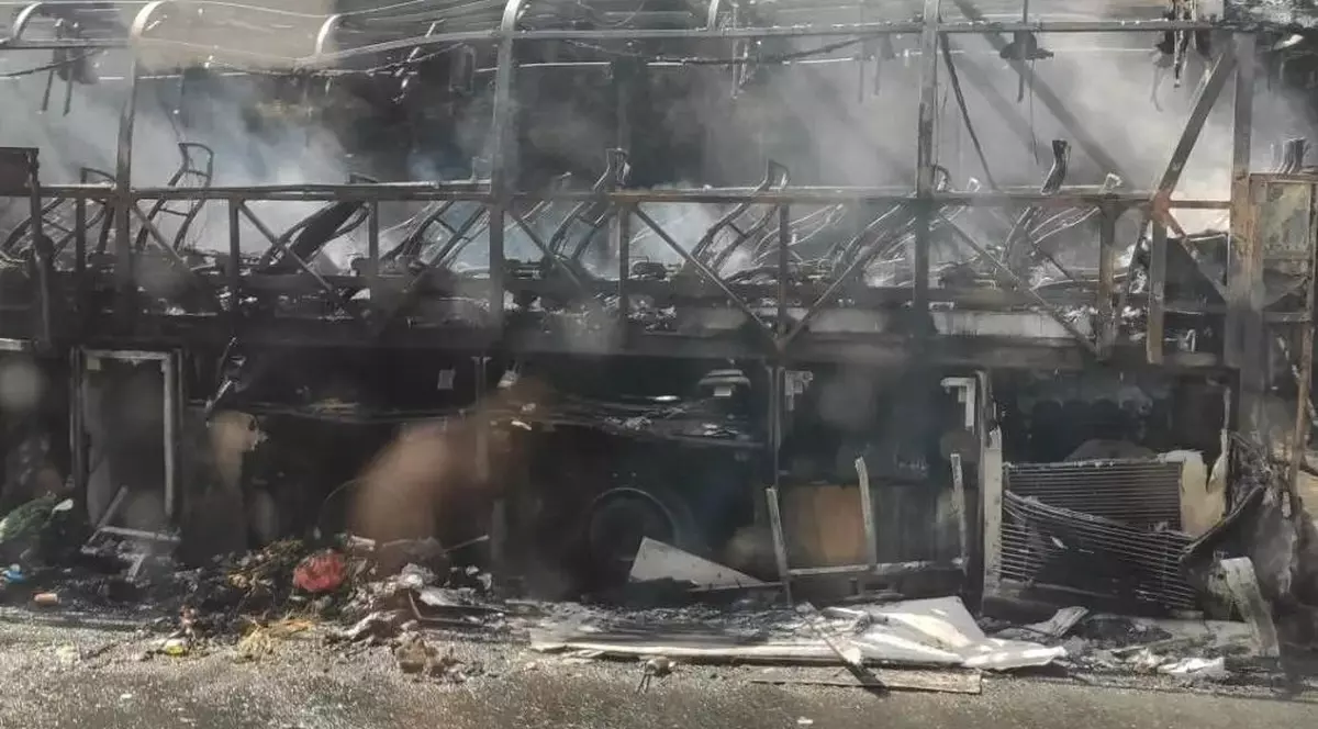 Un autocar cu cetățeni români și moldoveni la bord a luat foc pe centura Vienei