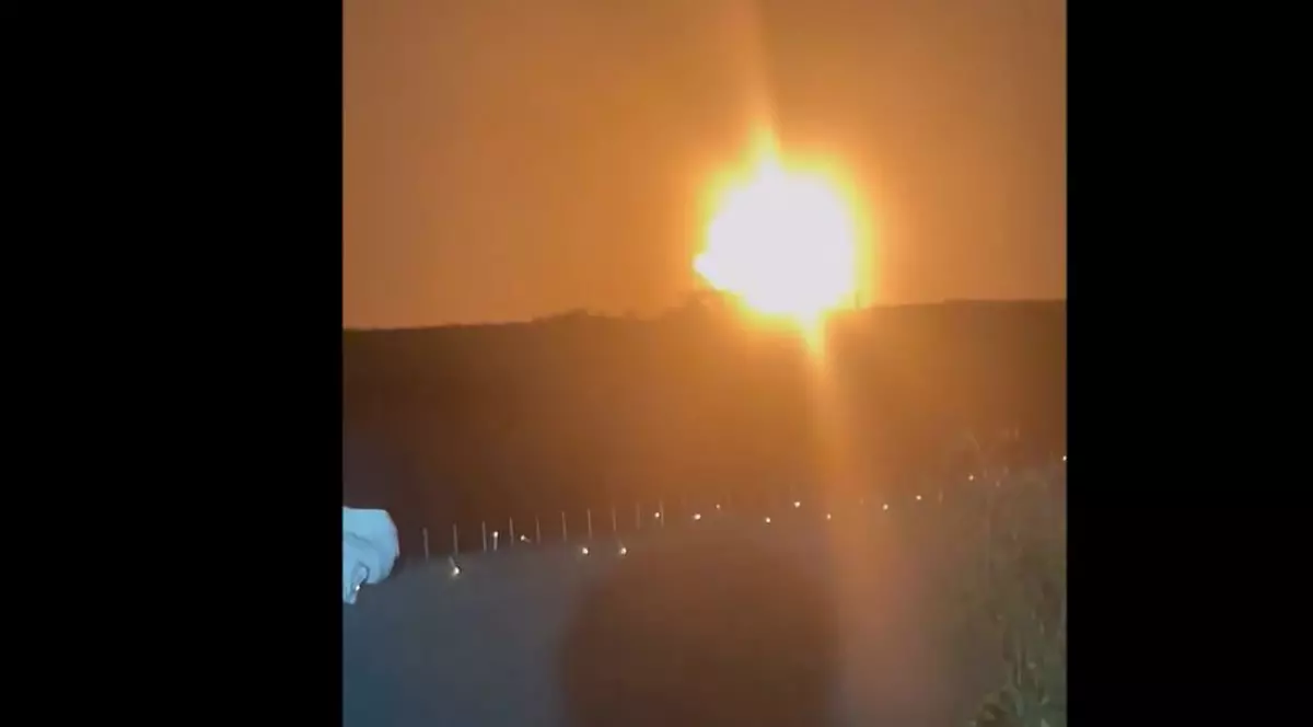 Crevedia, zguduită de o nouă explozie. Deflagrația, văzută de la kilometri distanță - VIDEO