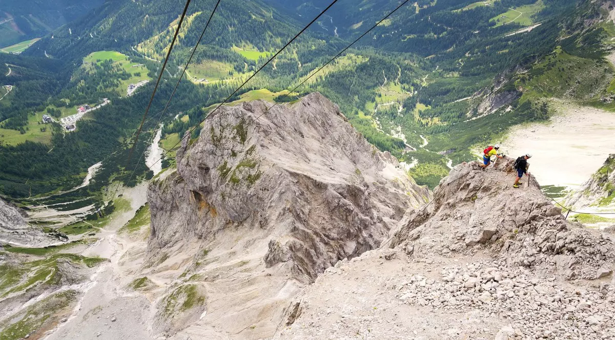 Trupul unui alpinist dispărut în 2001, în Alpii austrieci, găsit din întâmplare de un ghid montan