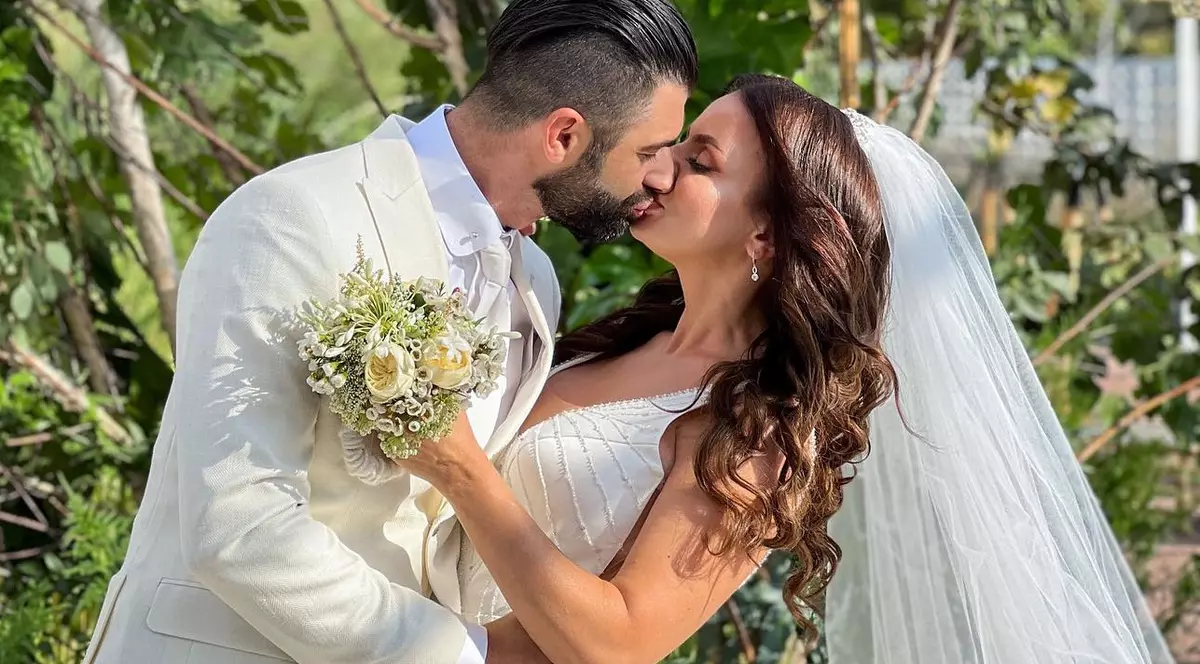 Jojo și Paul Ipate s-au căsătorit religios în România, după cununia civilă din Italia: „Ne simțim binecuvântați”