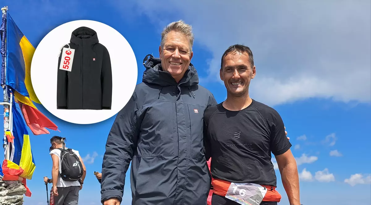 FOTO. Cât costă geaca purtată de Klaus Iohannis la urcarea pe vârful Moldoveanu