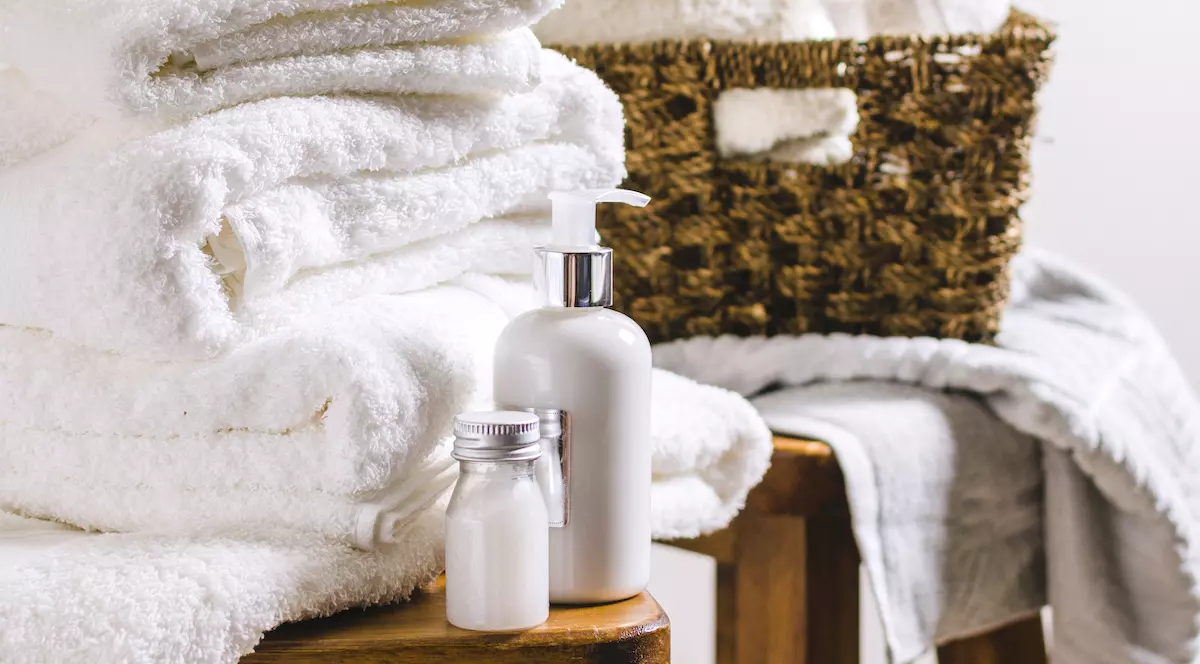 Descoperă cosmeticele hoteliere și accesoriile premium, pentru un plus de confort!