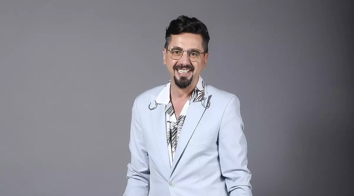 Cosmin Natanticu a lucrat într-o benzinărie. Cum se descurca financiar când s-a apucat de stand-up: „Apărusem la Bravo, bravissimo, la TVR”