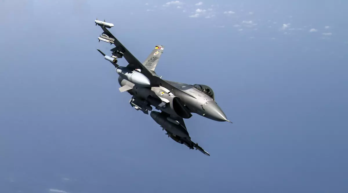 SUA aprobă transferul de avioane de luptă F-16 în Ucraina. Când vor începe livrarea