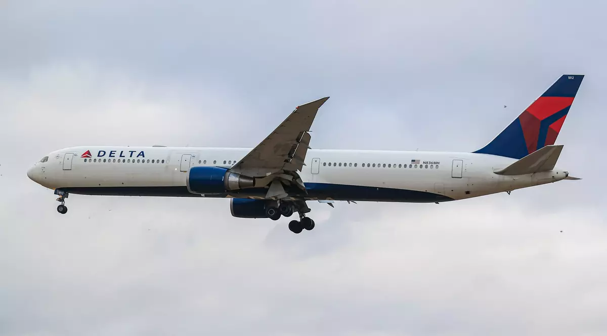 Unsprezece pasageri ai unui zbor Delta Airlines, răniți din cauza „turbulențelor puternice”, înainte de aterizarea în Atlanta