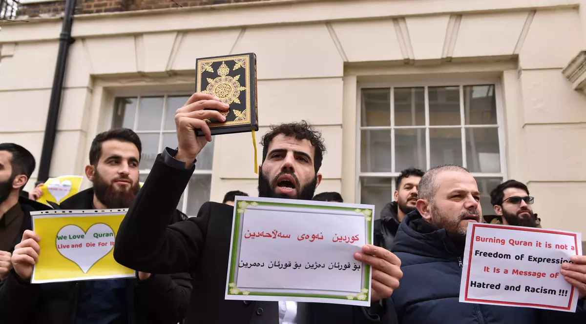 Opoziția daneză protestează față de decizia de a interzice arderea Coranului: „Libertățile civile prevalează dogmelor religioase”