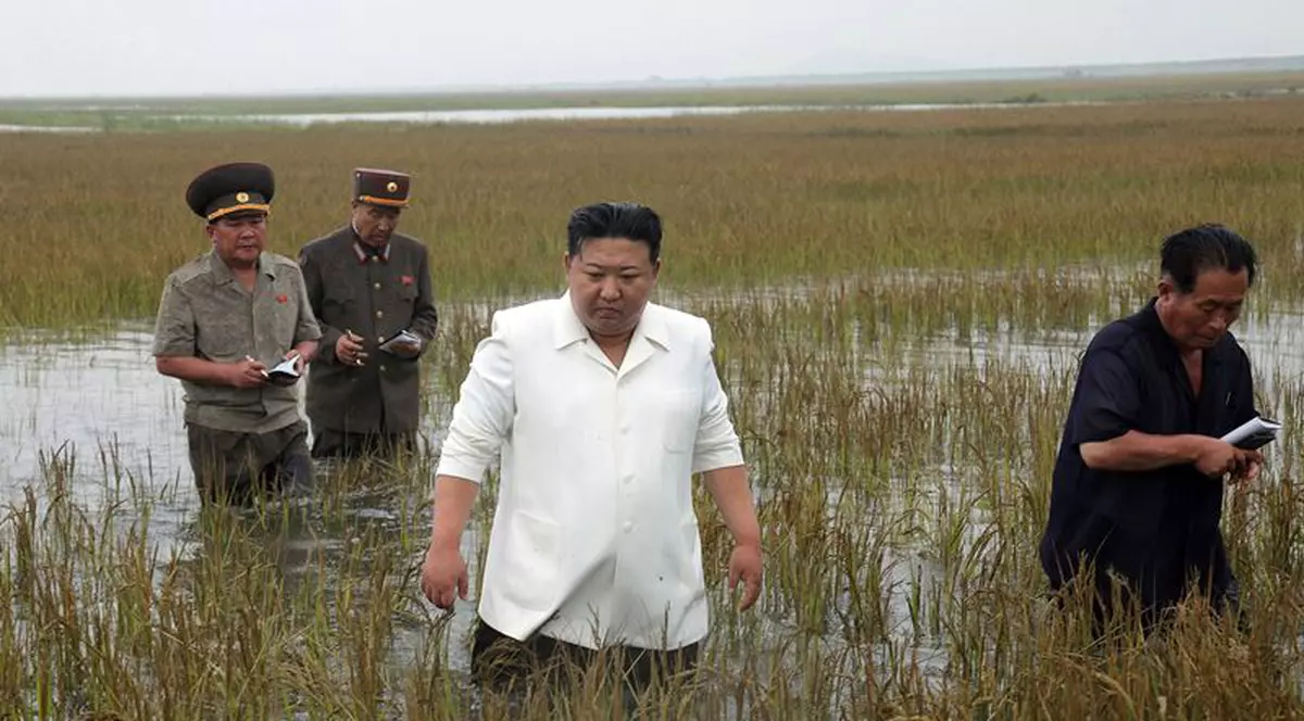 Kim Jong Un critică guvernul, după inundațiile din Coreea de Nord. „Un dezastru uman din cauza iresponsabilităţii leneşilor”