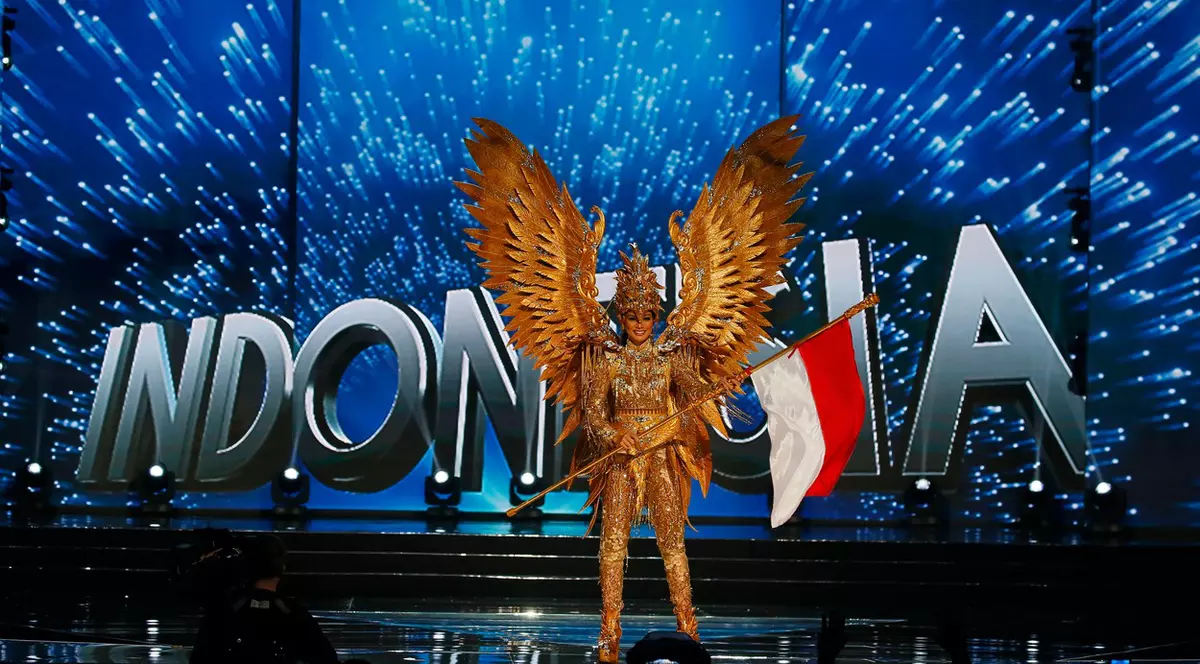 Candidate la Miss Univers Indonezia acuză organizatorii de agresiuni sexuale, după ce li s-a cerut să își dea bluzele jos pentru „verificări corporale”