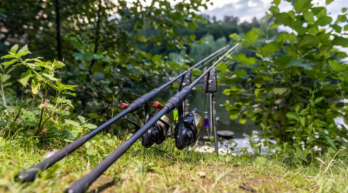 Diferențe esențiale între mulinetele de spinning și baitcasting