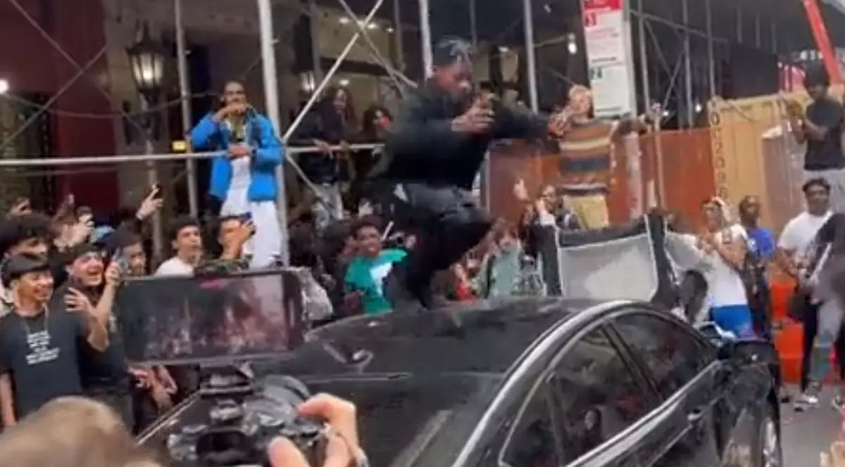 VIDEO: Haos la New York. Mii de oameni au blocat străzile, după anunțul unui influencer, care a fost apoi reținut pentru incitare la revoltă