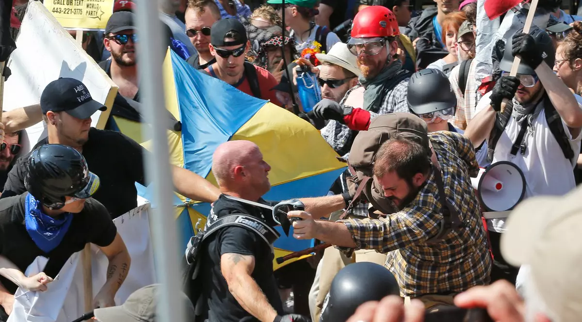 Un fondator american al unui grup violent de supremație albă, extrădat din România