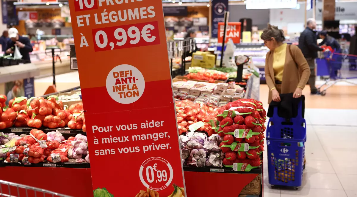 Guvernul francez s-a înțeles cu unii retaileri și producători de alimente să reducă prețurile la produsele de bază, pe fondul inflației. Alții au refuzat