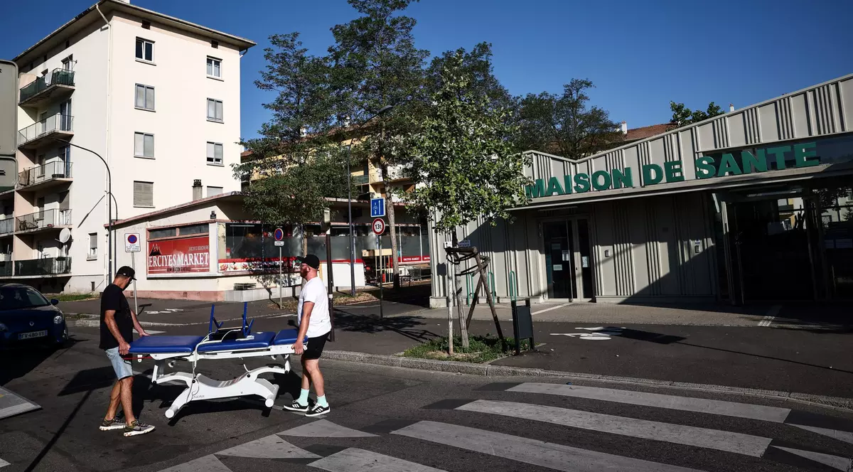 Un centru medical din Franța are 5.000 de pacienți, dar niciun doctor. Ultimii 3 medici, care s-au pensionat, au scris rețete pe 12 luni