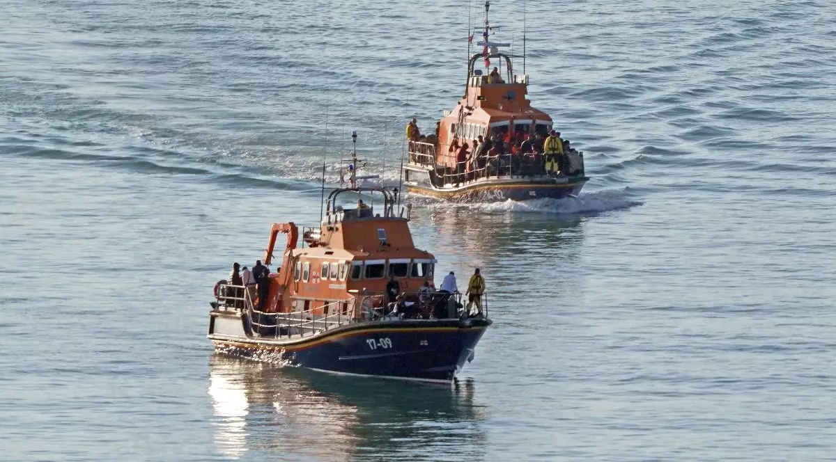 O ambarcațiune cu migranți s-a scufundat în Canalul Mânecii. Cel puțin șase persoane au murit și peste 50 au fost salvate