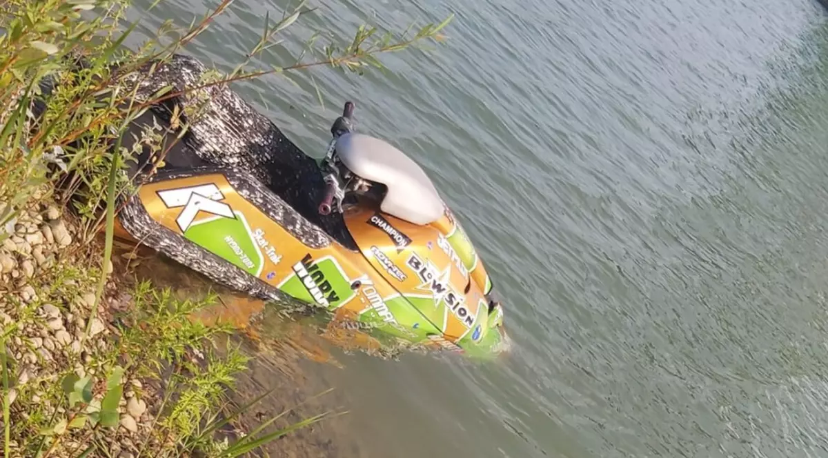 Un tânăr de 29 de ani, decapitat de un cablu în timp ce se plimba cu skijetul într-o localitate arădeană