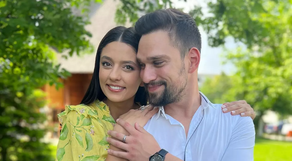 Vlad Gherman a cerut-o în căsătorie pe Oana Moșneagu. Cum a reacționat actrița când iubitul i-a oferit inelul în fața spectatorilor