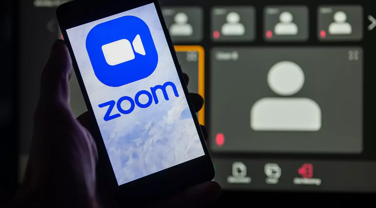 Zoom, compania care a făcut din munca de acasă a întregii lumi vectorul său de profit, își cheamă angajații la birou