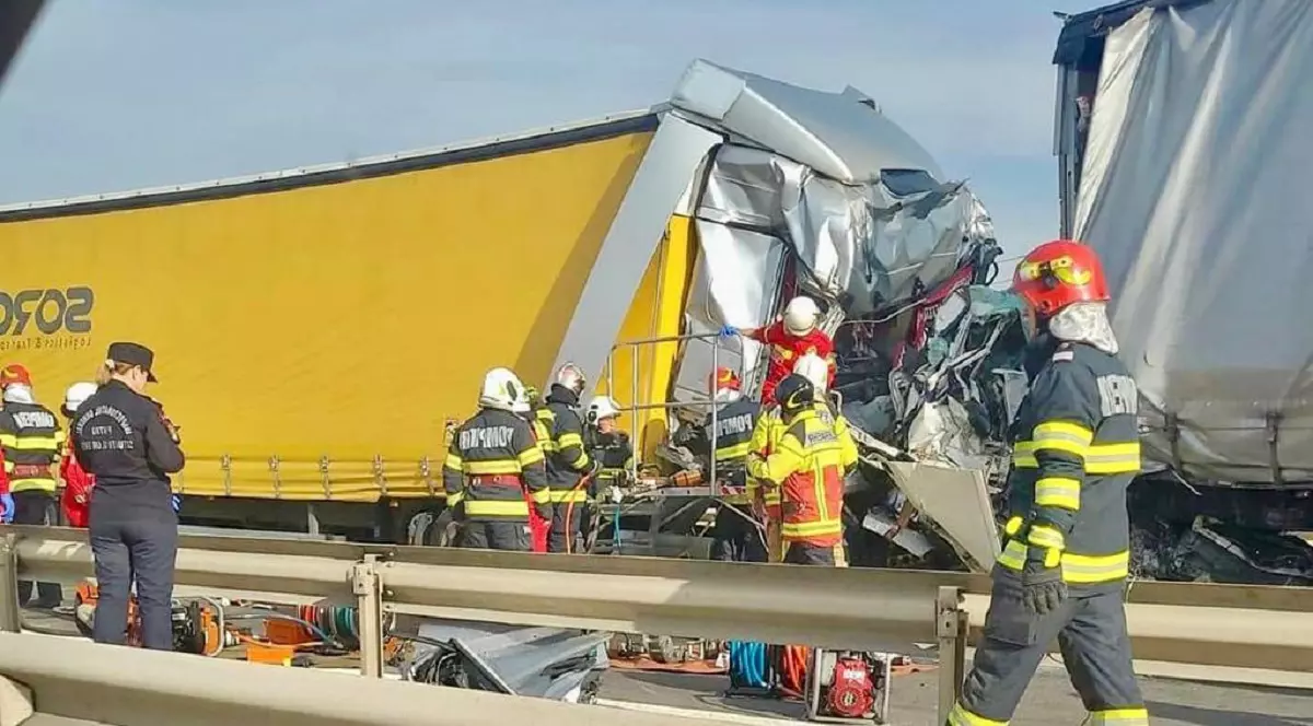 Cine sunt cei cinci bărbați morți în accidentul de pe A1, unde un microbuz a fost strivit complet între două camioane