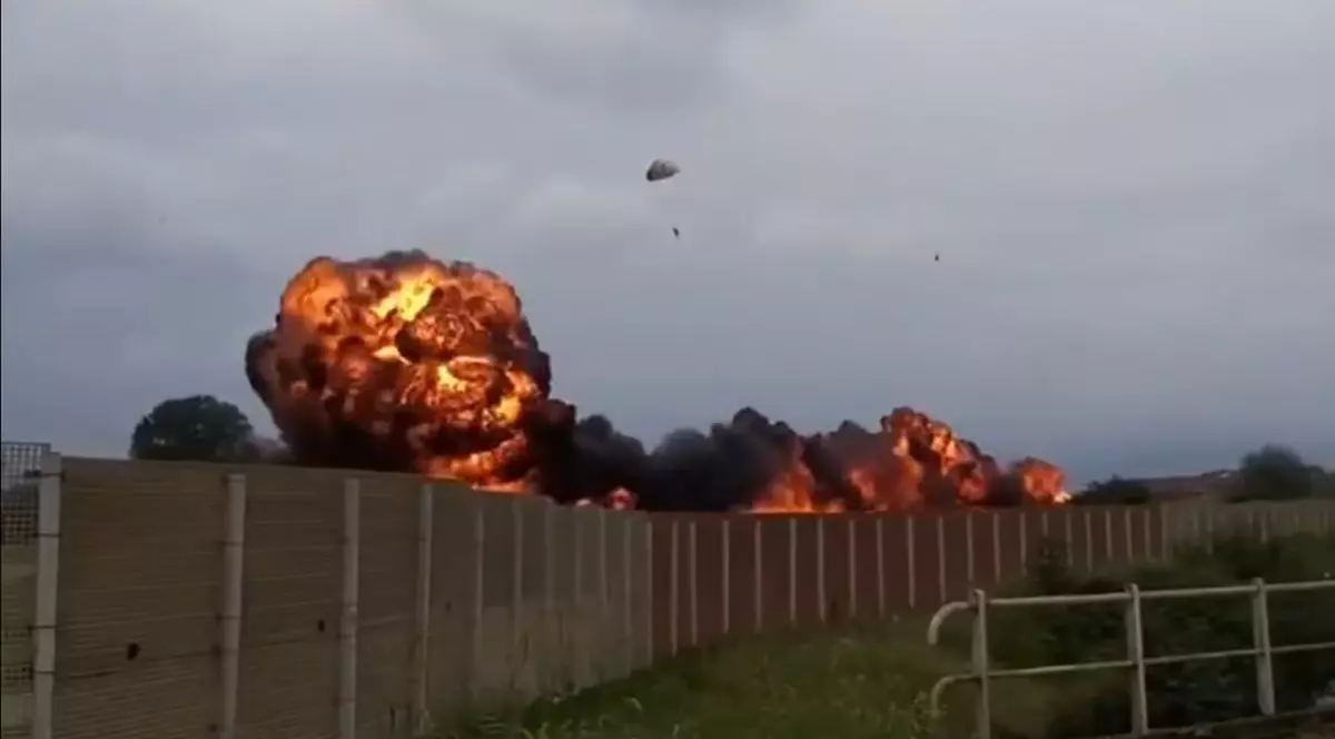 Momentul în care avionul militar s-a prăbușit, ucigând o fetiță, în Italia, a fost filmat. VIDEO