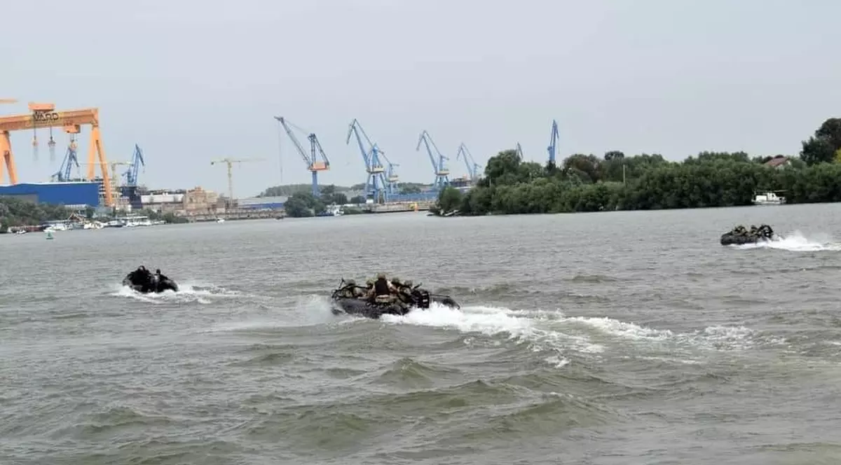 Ministerul Apărării a publicat o fotografie din timpul căutărilor pe Dunăre, miercuri, 6 septembrie. Foto: MApN