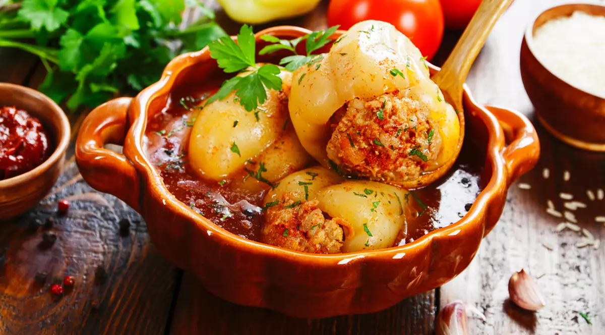 Rețetă de ciorbă cu ardei umpluţi