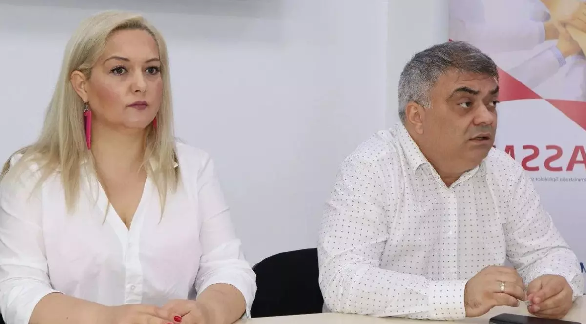 MAFIA SPITALELOR. Un șef al spitalelor bucureștene voia să-și ridice casă din mită: „210.000 de euro. Eu nu muncesc degeaba”. Cea din fața lui purta aparatură de înregistrare de la DNA