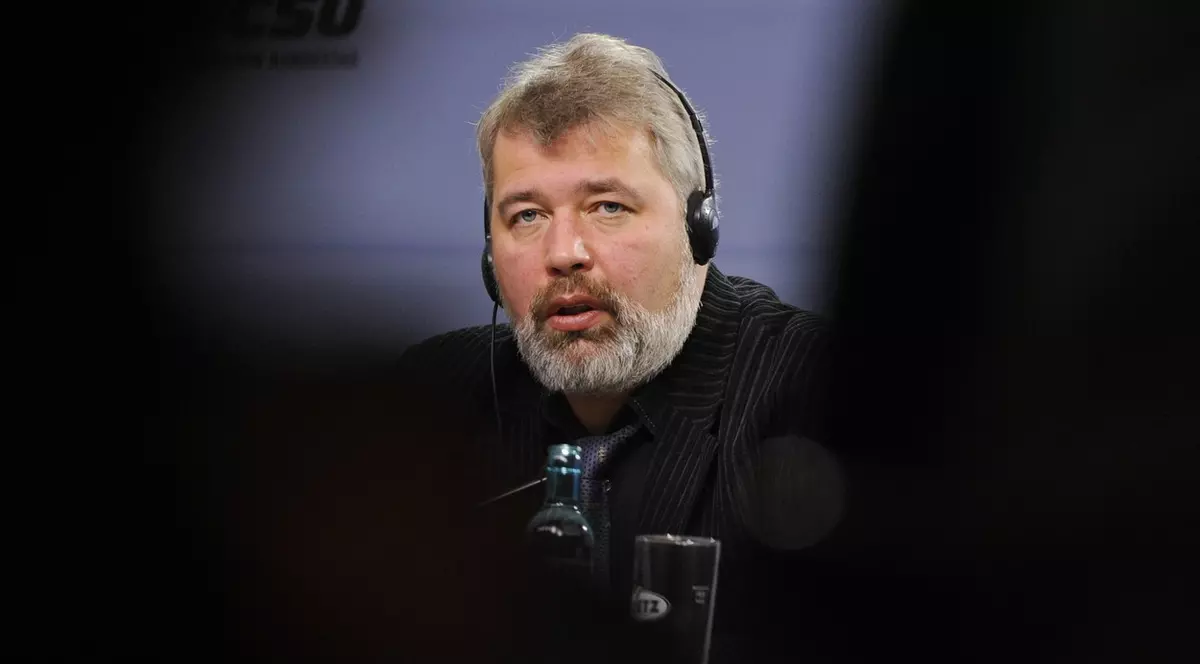 Jurnalistul Dmitri Muratov, laureat al Premiului Nobel pentru Pace, contestă  în instanţă desemnarea ca „agent străin” de către Rusia