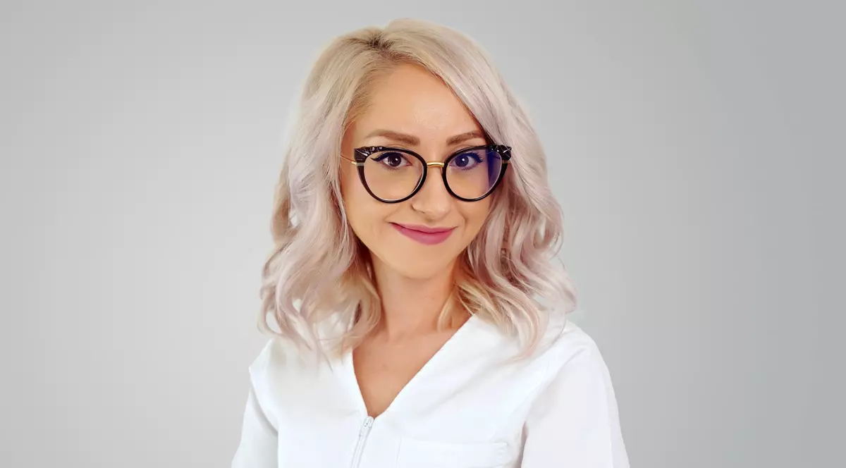 [Medici Buni] Dr. Noemi Poverlovici, medic gastroenterolog la Hyperclinica MedLife Oradea: „Faptul că un pacient tratat vine ulterior cu mama, tata, vecinul, prietenul la control e un semn de mulțumire și de apreciere”