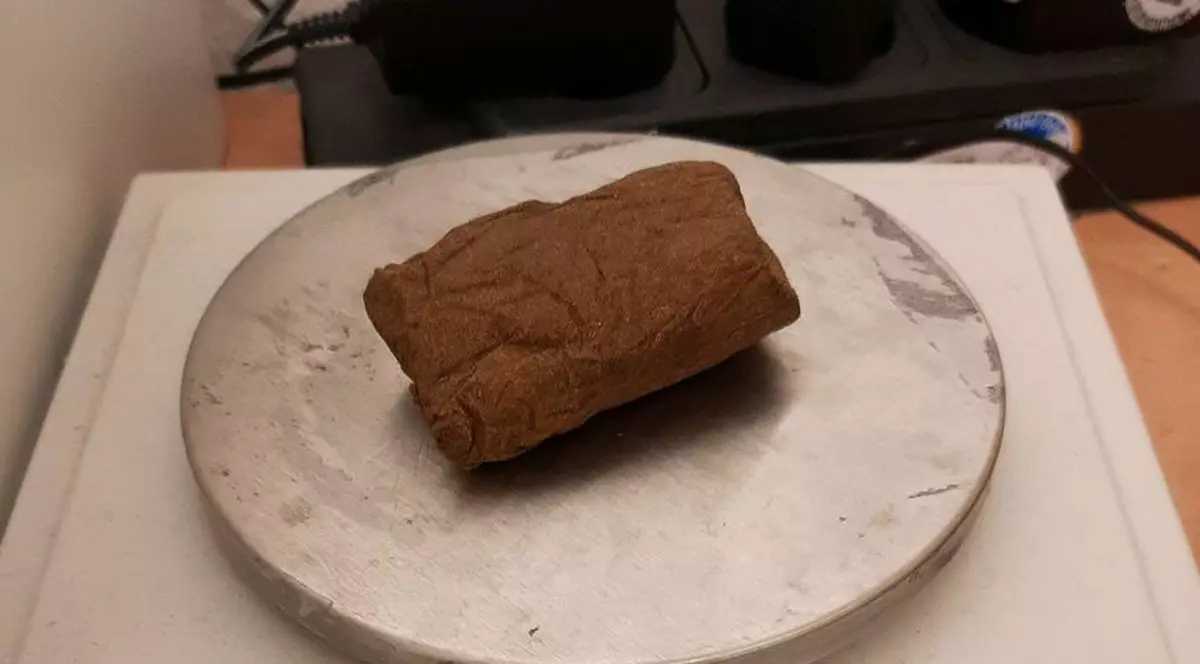 Unde ascundea drogurile un bărbat sosit pe aeroportul din Dortmund. Ce le-a atras atenția polițiștilor