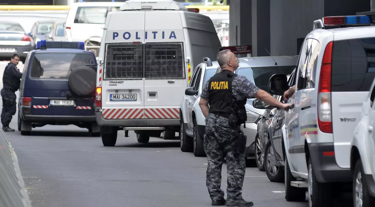 Percheziţii în Bucureşti şi în şase judeţe, într-un dosar de înşelăciune şi fals. Indemnizații pentru creșterea copilului obținute ilegal