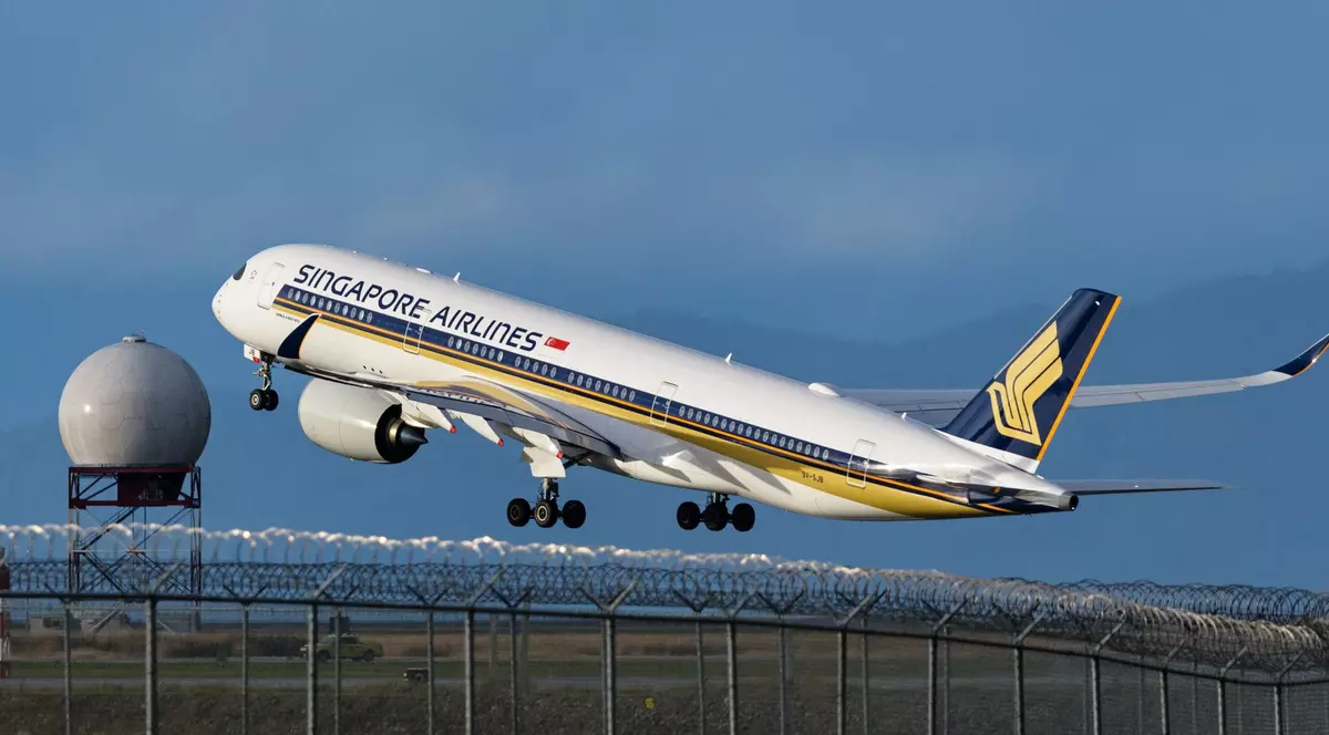 Un cuplu de neozeelandezi a primit despăgubiri de la Singapore Airlines, din cauză că un câine de terapie a tras „vânturi” în avion