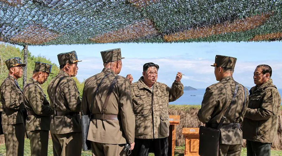 Coreea de Nord și-a înscris în constituție statutul de stat nuclear. Kim Jong Un: „Nimeni nu este autorizat să îl încalce”