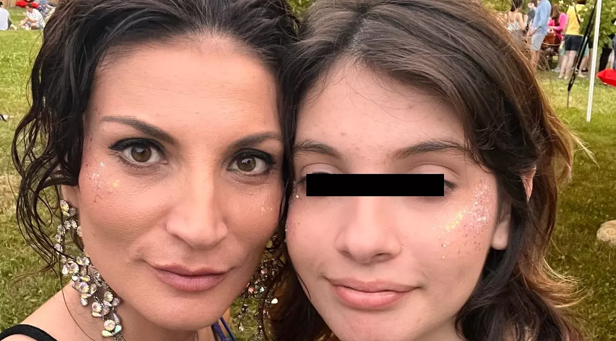 Ioana Ginghină a dus-o pe fiica Ruxandra la liceu, deși adolescenta nu a fost de acord: „Nu voia să fiu acolo”. Ce relație au cele două