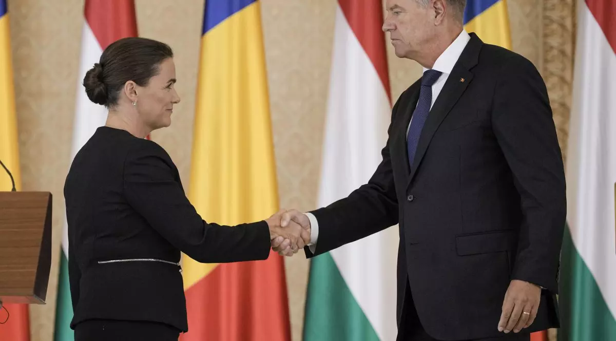 Klaus Iohannis face prima sa vizită oficială în Ungaria ca președinte, în octombrie