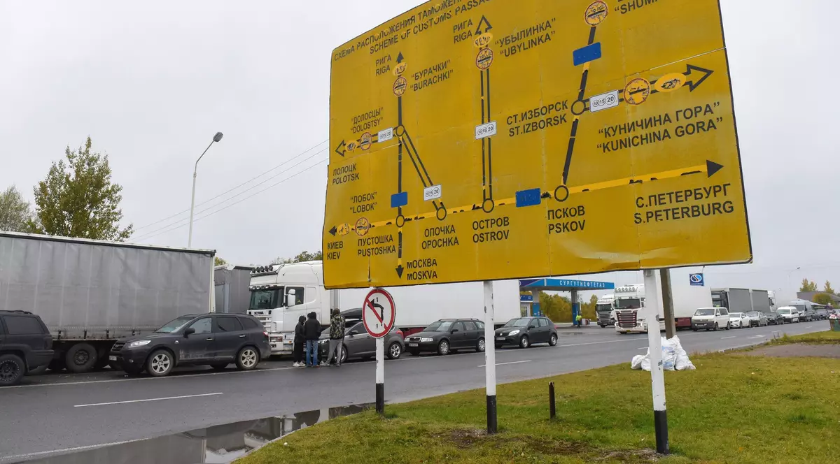 Mașinile înmatriculate în Rusia nu mai pot intra pe teritoriul a trei țări membre NATO și UE, din cauza „genocidului din Ucraina"