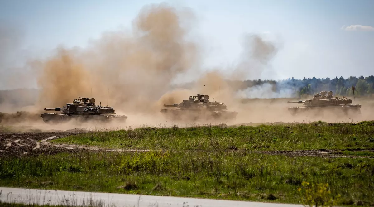 Mult așteptatele tancuri promise de SUA au sosit în Ucraina. "Sunt pregătite să întărească brigăzile noastre"