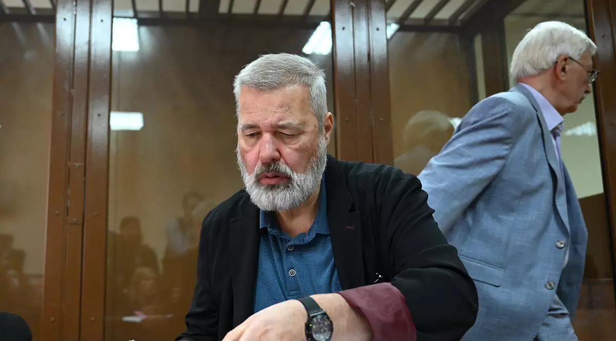 Comitetul Nobel spune că Rusia "încearcă să-l reducă la tăcere" pe jurnalistul Dmitri Muratov: "Acuzaţiile împotriva lui sunt motivate politic"