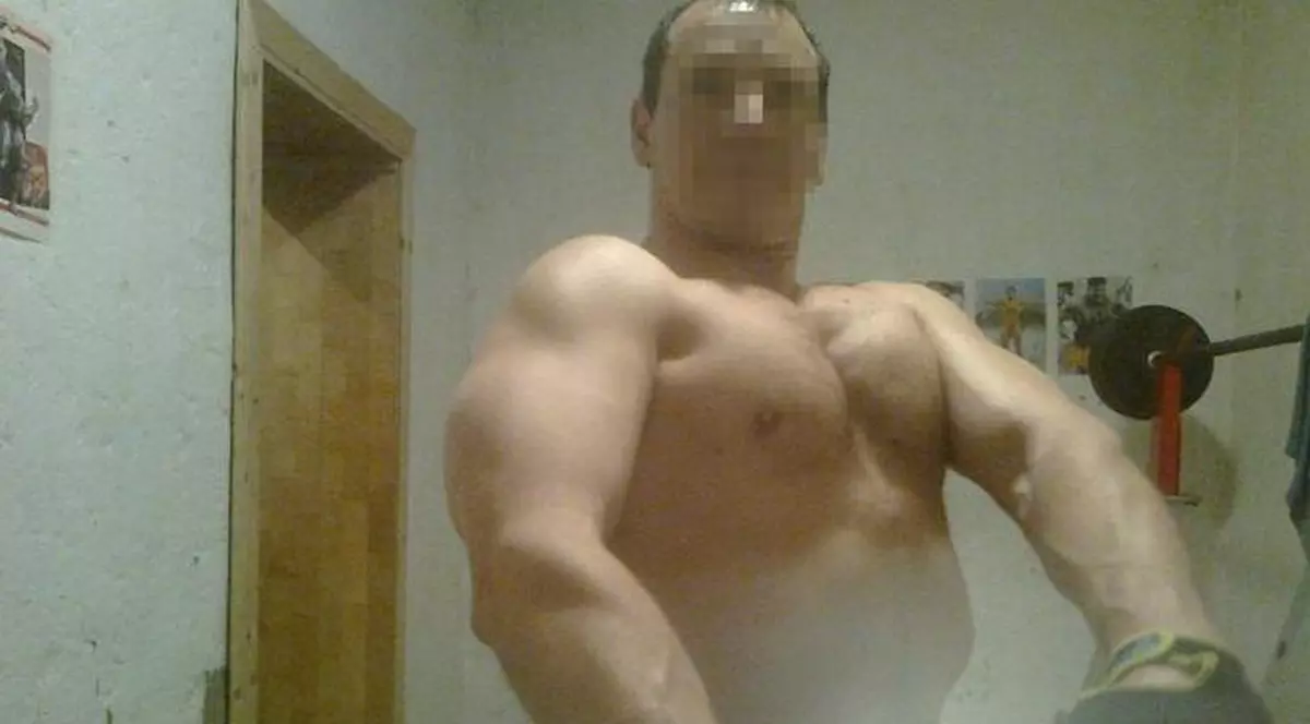 A tăiat o butelie de gaz cu flexul și s-a aruncat în aer, când polițiștii au intrat peste el. „Bombardierul” maghiar și un ofițer au murit, 11 au fost răniți