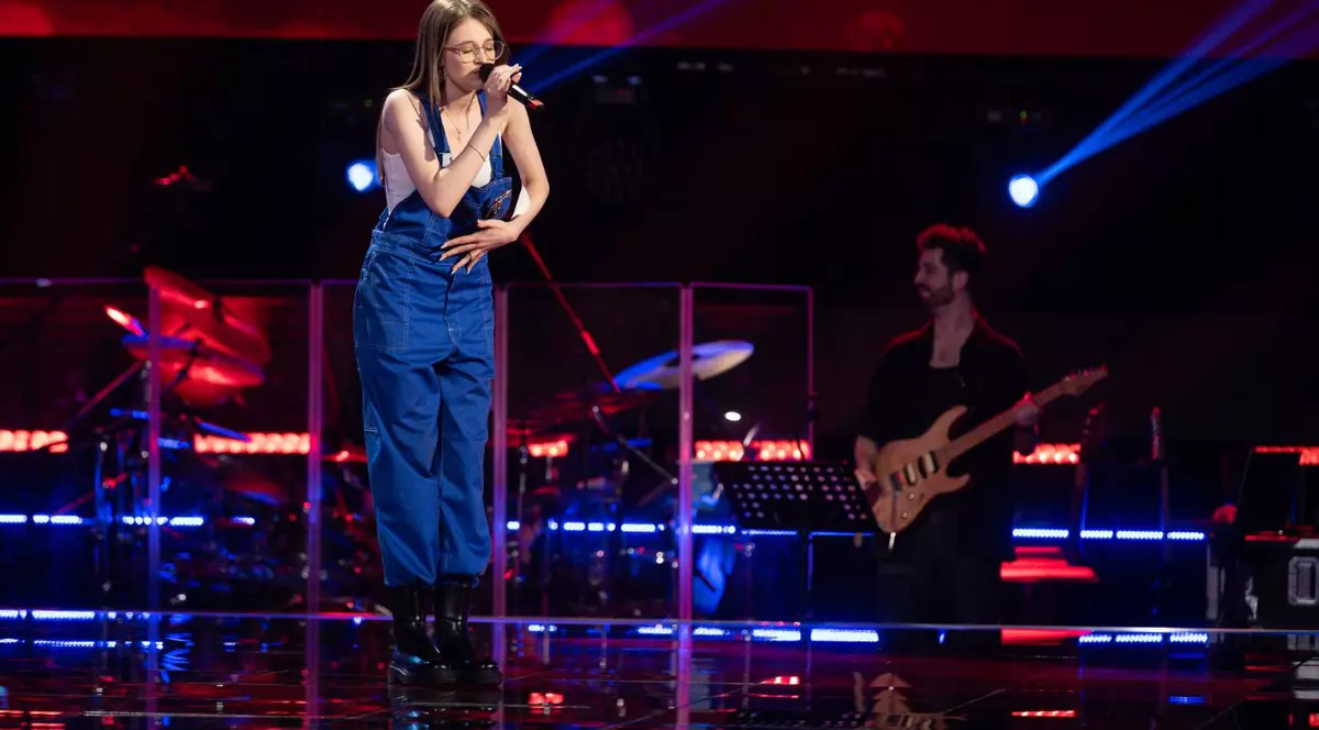 Cine este Iuliana Galia de la Vocea României sezonul 11. La 15 ani a devenit mecanic auto, iar în prima ediție a cucerit juriul cu apariția ei