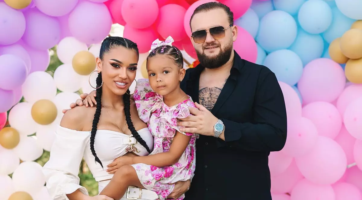 Karmen Simionescu, fiica lui Adi Minune, detalii despre familia ei. „Eu sunt singurul personaj negativ”
