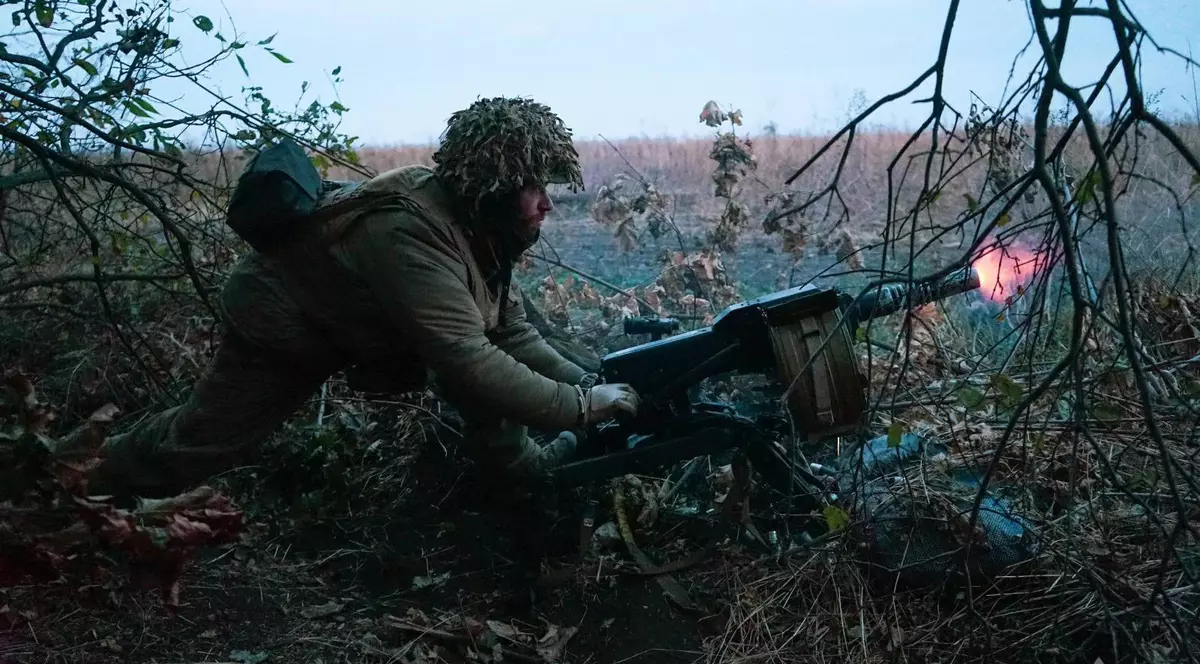 Război în Ucraina, ziua 614 | Kievul anunță că a lovit un sistem de apărare antiaeriană rusă din Crimeea. Serghei Șoigu vorbește despre pace