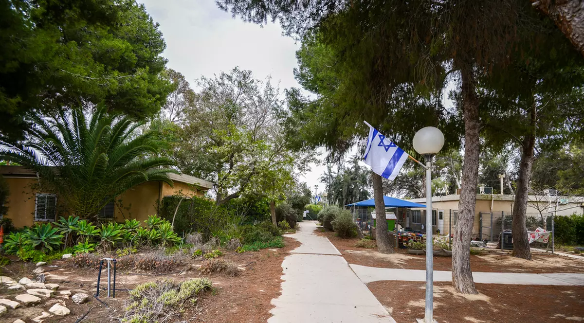 Ce este un kibuţ (kibbutz) ă Imagine dintr-un kibuţ.