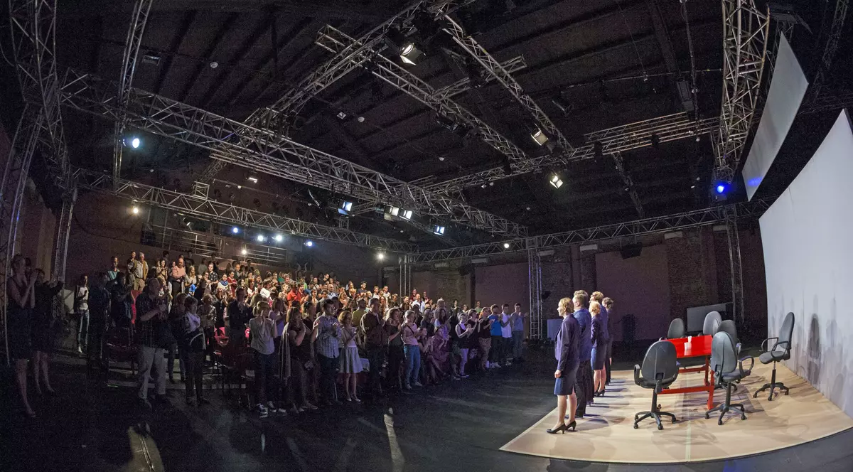 Legătura dintre mersul la teatru și ieșirile la protest. „Consumul cultural contribuie la stimularea participării democratice”