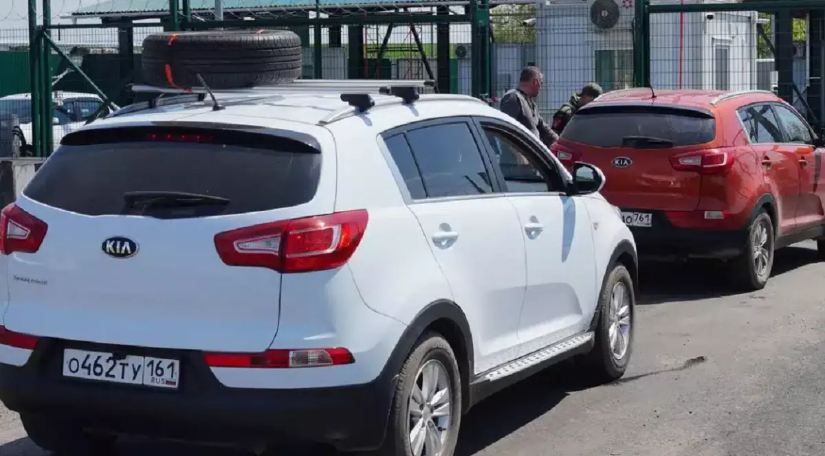 „Până la sfârșitul zilei, oprim intrarea mașinilor rusești în țara noastră”, a anunțat șeful Poliției de Frontieră din Bulgaria