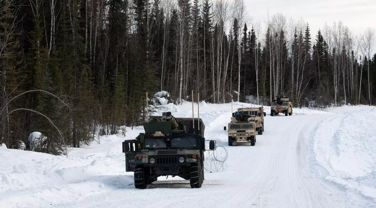 Doi militari americani au murit și alți 12 au fost răniți după ce un transportor al armatei s-a răsturnat în Alaska